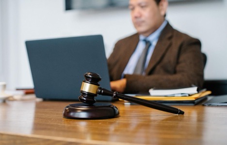 What Questions Should I Ask a Personal Injury Lawyer Before I Hire Them?